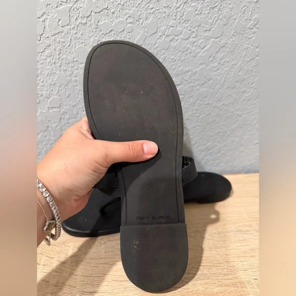Tory Burch MILLER SOFT SANDAL in PERFECT BLACK sz 9 - Picture 3 of 6